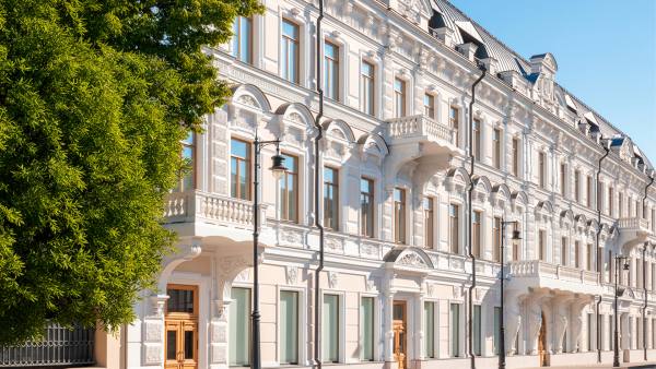 Дом с Атлантами